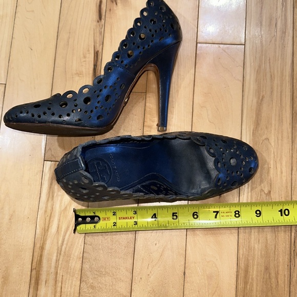 Tory Burch Leather Verity Navy Blue Heels - Picture 10 of 10